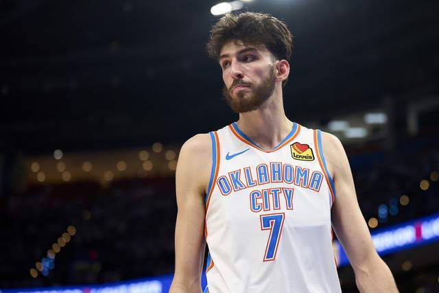 中国男篮不敌塞尔维亚 李凯尔6分4板赵睿13分